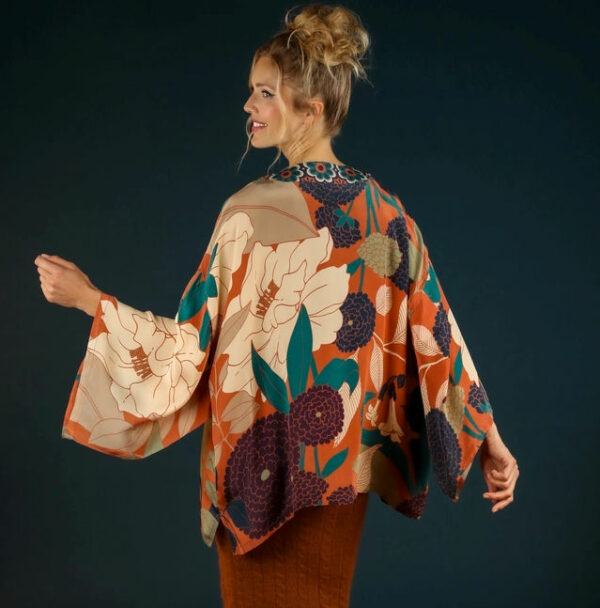 takki liehuva kimono
